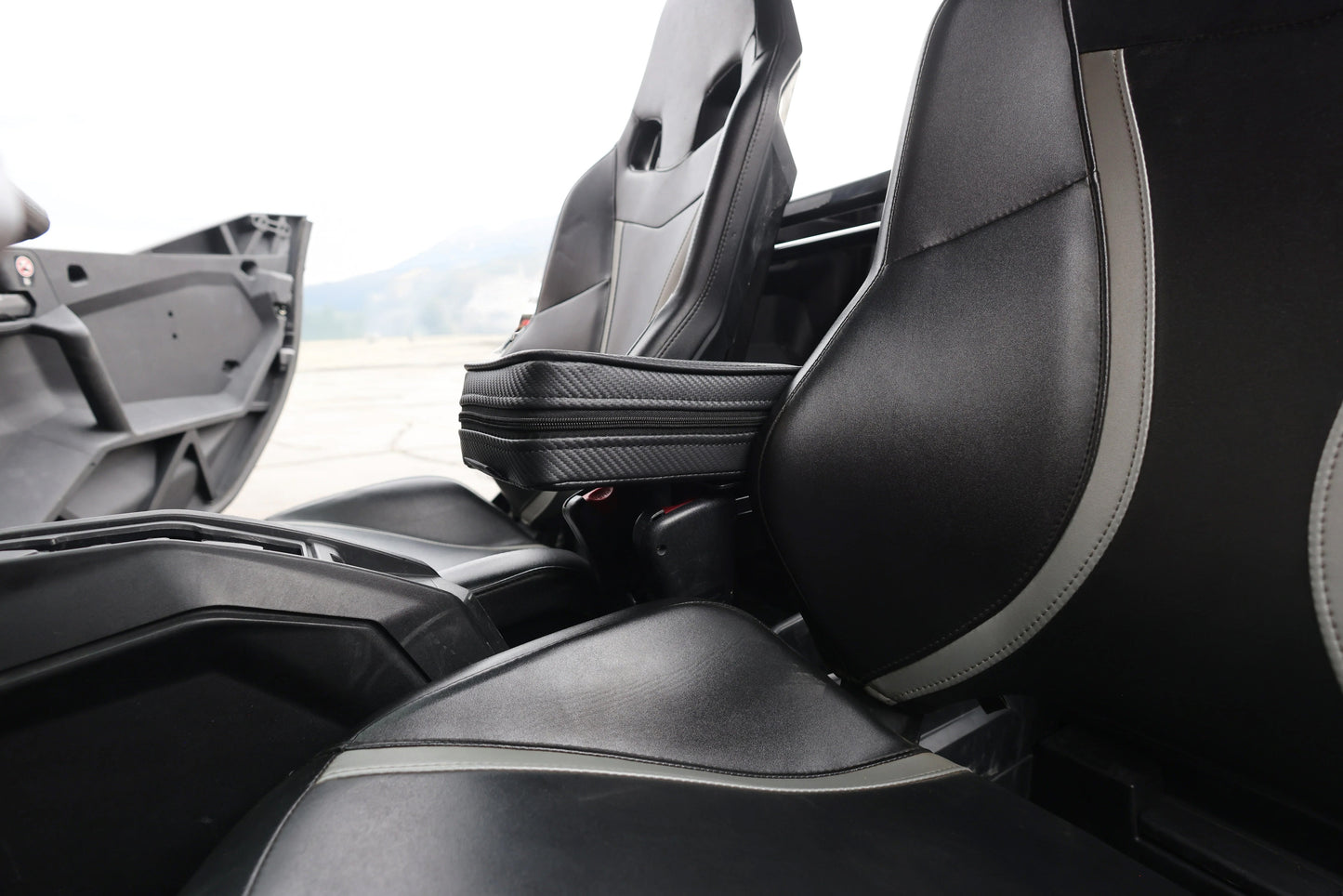 UTVMA Maverick R / Maverick R  MAX Front or Rear Armrest with Bracket (2024+)