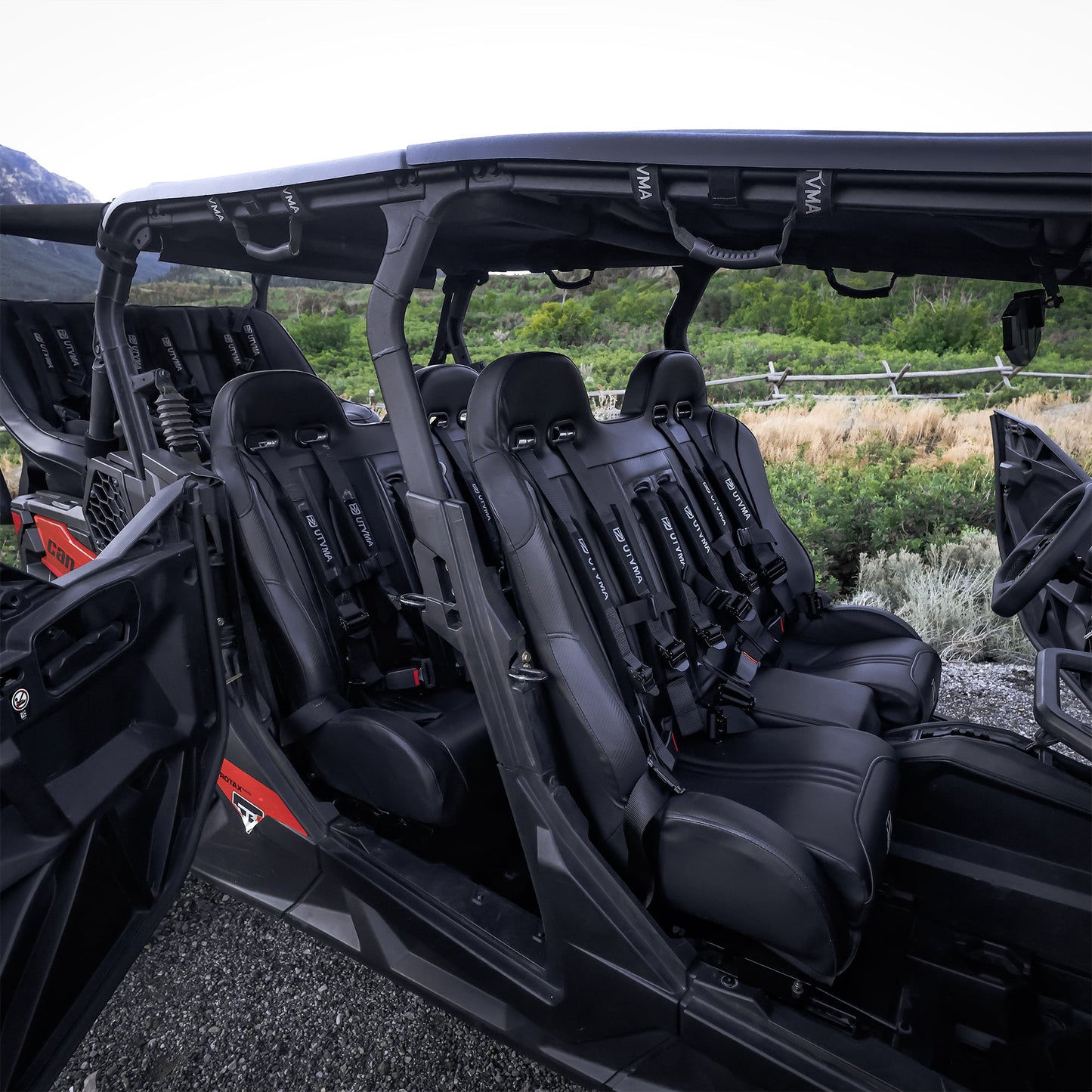 Commander Max Front Bench Seat With Harnesses (2021+)