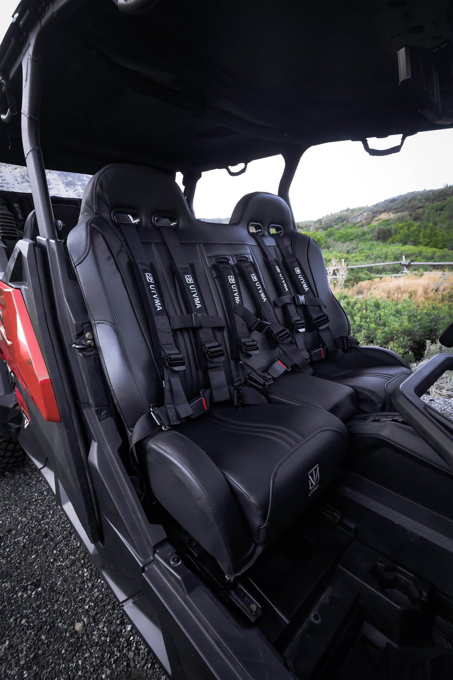 Commander Max Front Bench Seat With Harnesses (2021+)