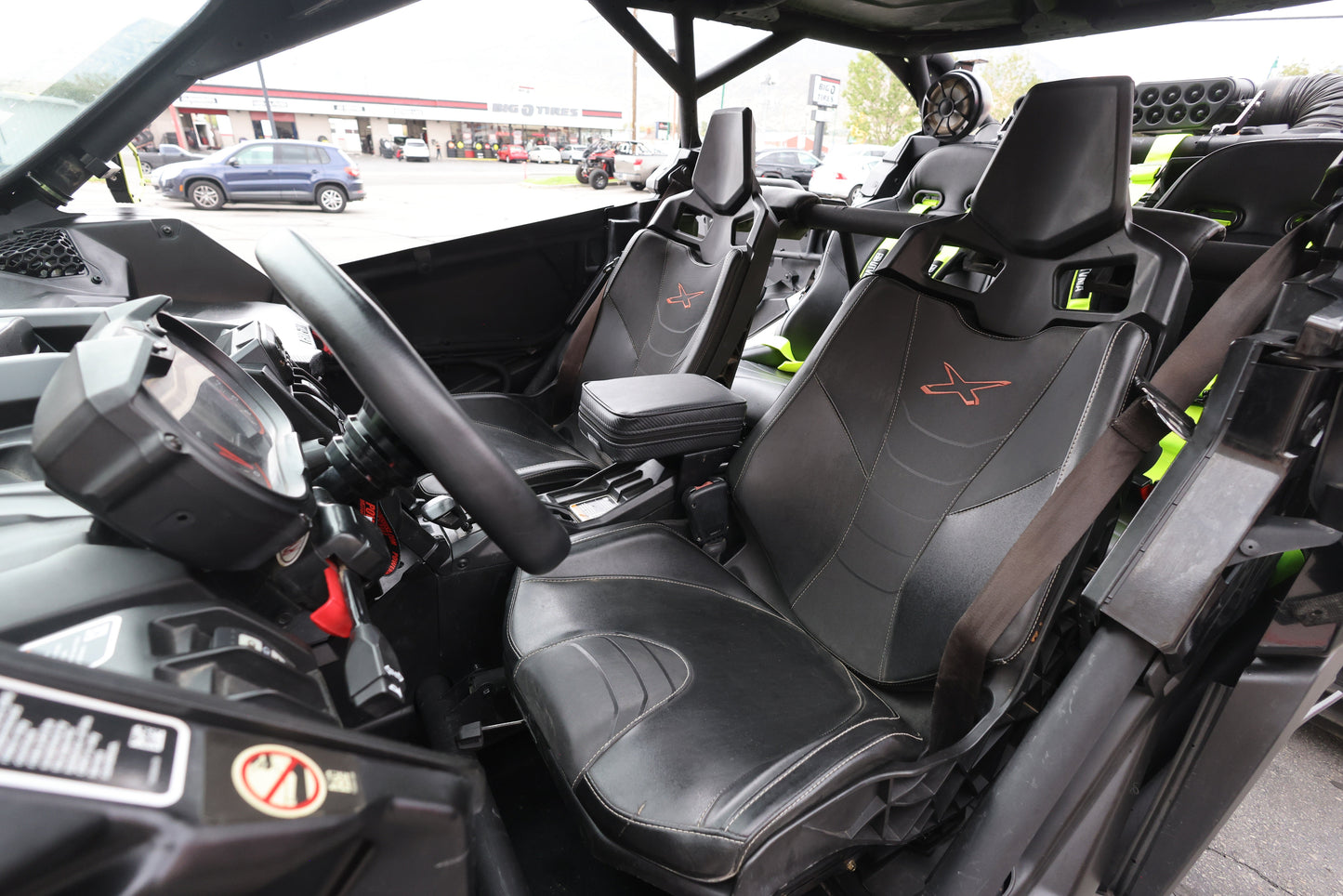 UTVMA Maverick X3 / X3 MAX Armrest with Bracket (2017+)